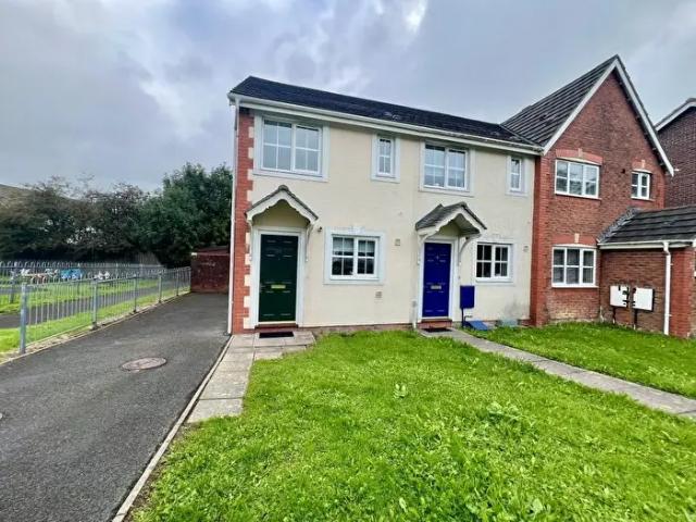 Apartment for rent in Carmarthen, Wales