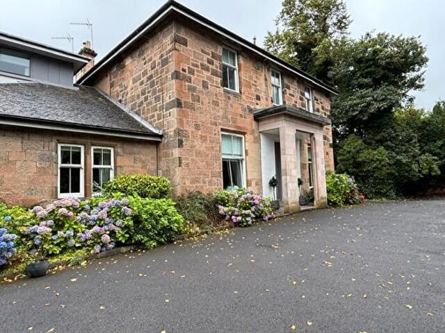 Apartment for rent in Langside, Scotland