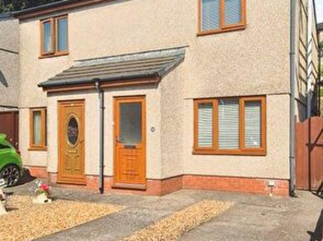 Apartment for rent in Dyffryn Clydach, Neath Abbey