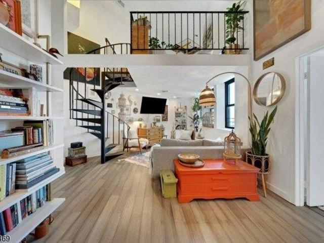 Condo for sale in Rahway, New Jersey