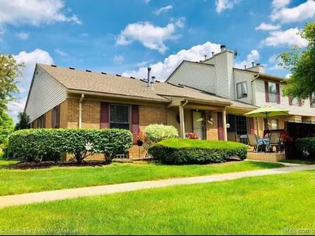 Condo for rent in Farmington