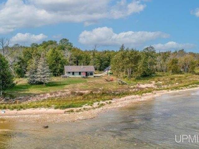 House for sale in Rapid River, Michigan