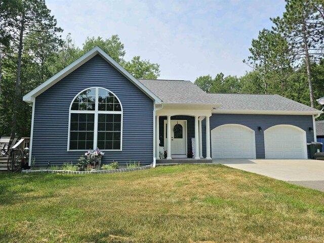 House for sale in Rapid River, Michigan