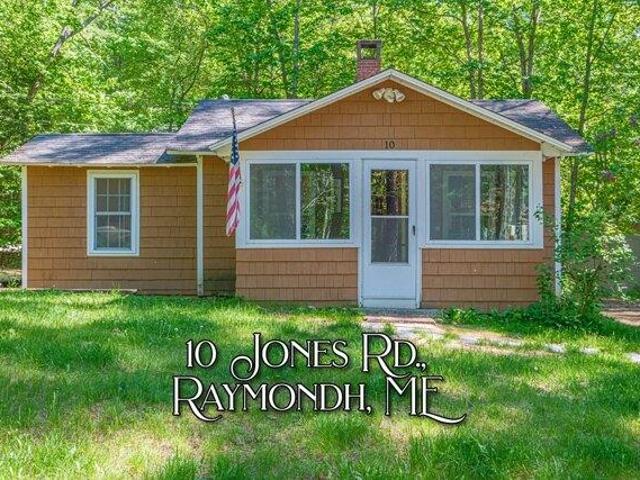 House for sale in Raymond, Maine