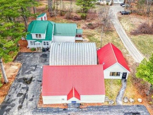 House for sale in Raymond, Maine
