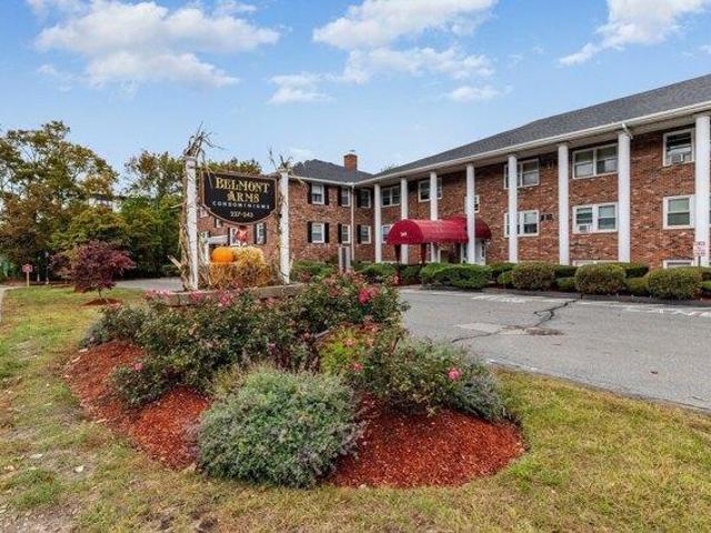Condo for sale in Reading, Middlesex County