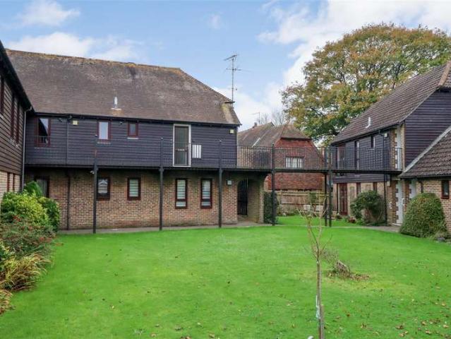Flat for sale in Horsham, West Sussex