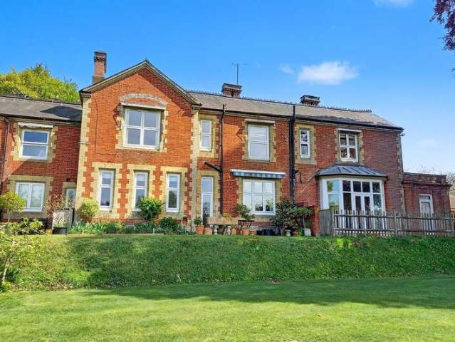 House for sale in Kings Worthy, Hampshire