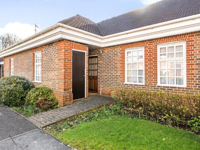 House for sale in Castle Village, Dacorum