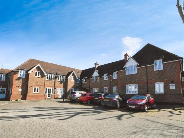 House for sale in Gidea Park, Greater London
