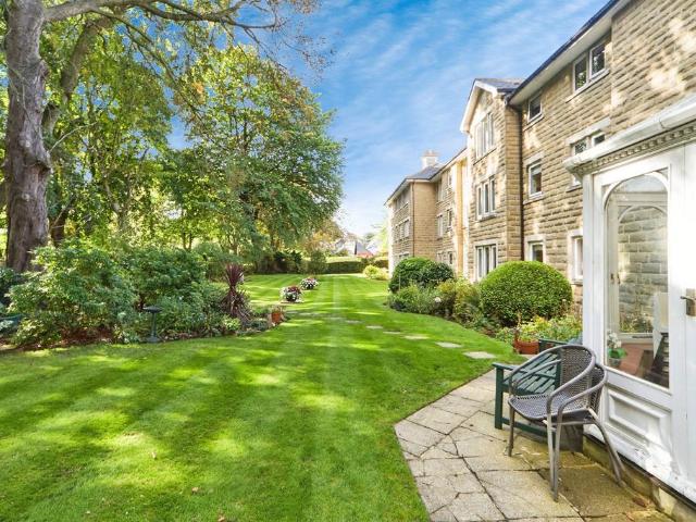 House for sale in Oakwood, West Yorkshire