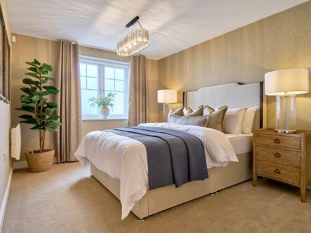 House for sale in Westcliff-on-Sea, Alton Barnes