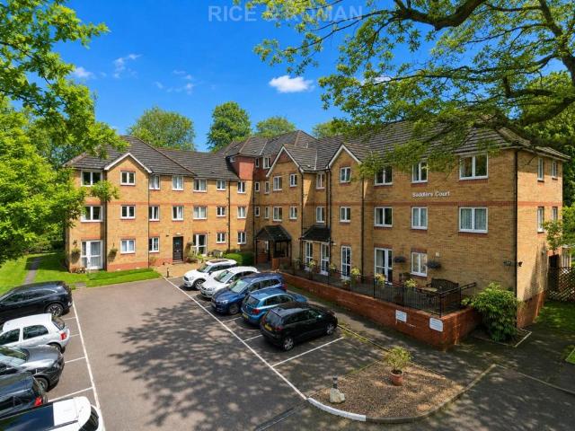 House for sale in Woodcote, Epsom