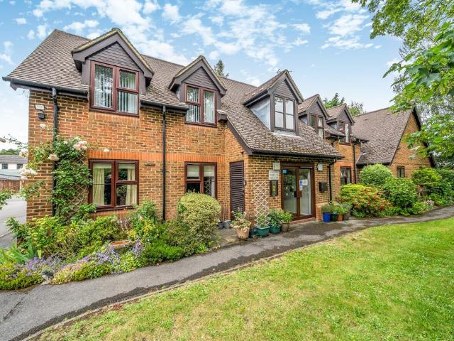 House for sale in Fleet, Hart