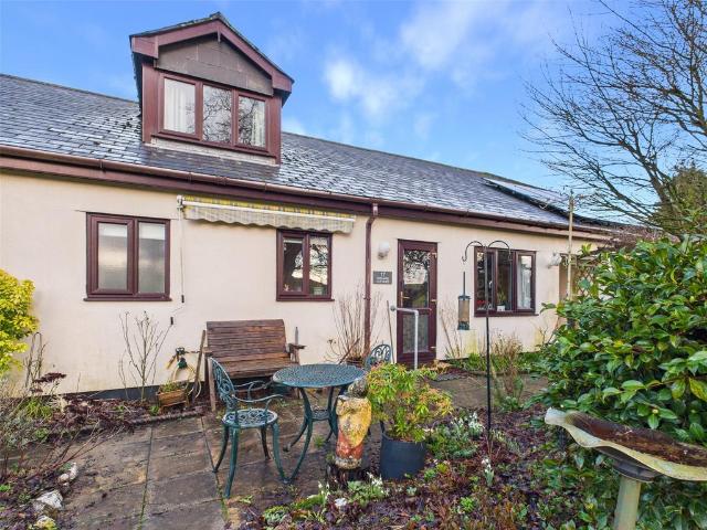 House for sale in Weir Quay, Devon