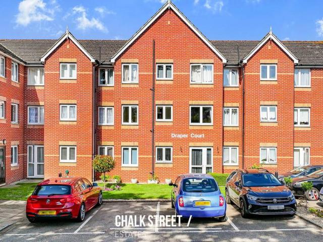 House for sale in Hornchurch, Greater London
