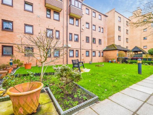 House for sale in Plasnewydd, Falcon Lodge