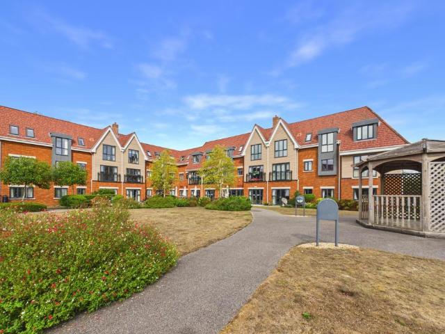 House for sale in Perryfields, West Sussex
