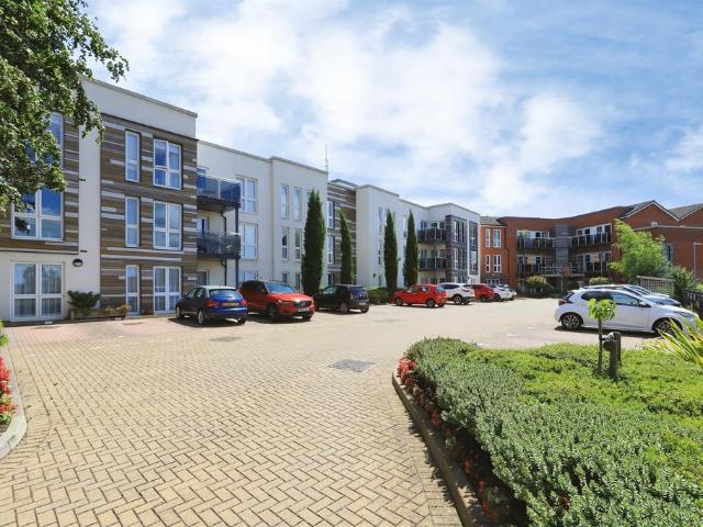 House for sale in Bromsgrove, Worcestershire