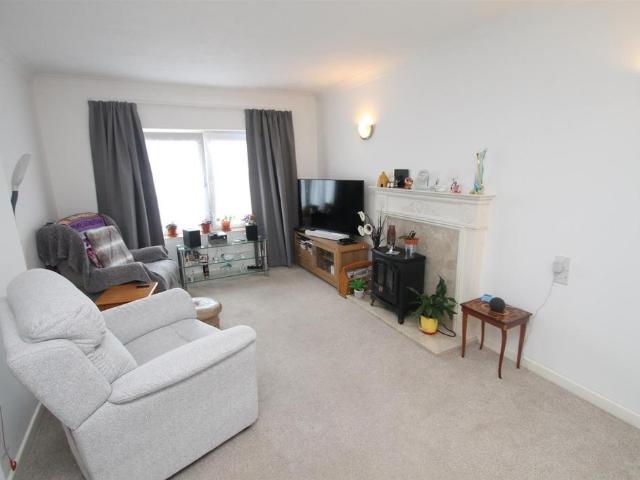House for sale in Vinters Park, Midway