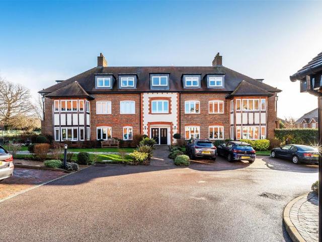 House for sale in Pachesham Park, Surrey
