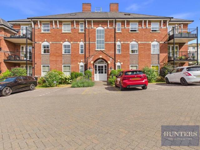 House for sale in Ewens Farm, Golden Valley