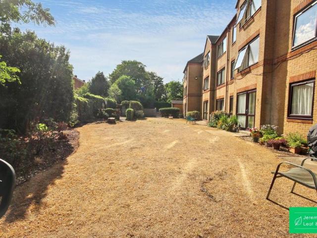 House for sale in London Borough of Barnet, Greater London