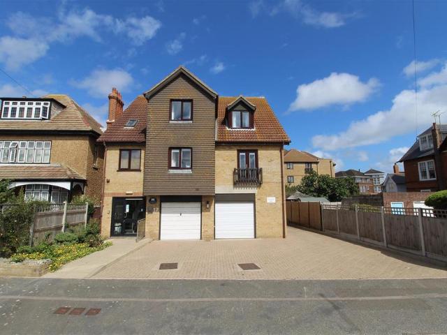 House for sale in Dumpton Gap, Acol