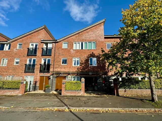 House for sale in Chorlton-cum-Hardy, Manchester