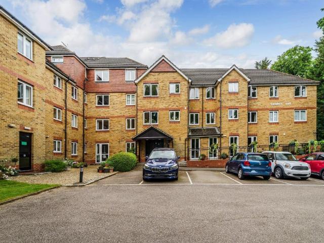 House for sale in Woodcote, Epsom