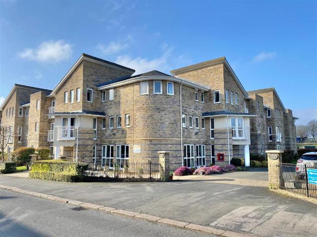 House for sale in Little Padfield, Charlesworth