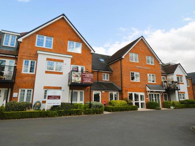 House for sale in Heol-las, Surrey