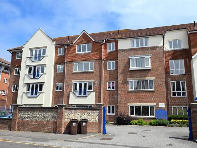 House for sale in Upperton, Eastbourne