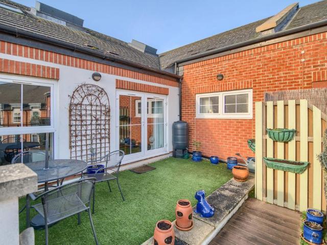 House for sale in Stanford On Avon, Leicestershire