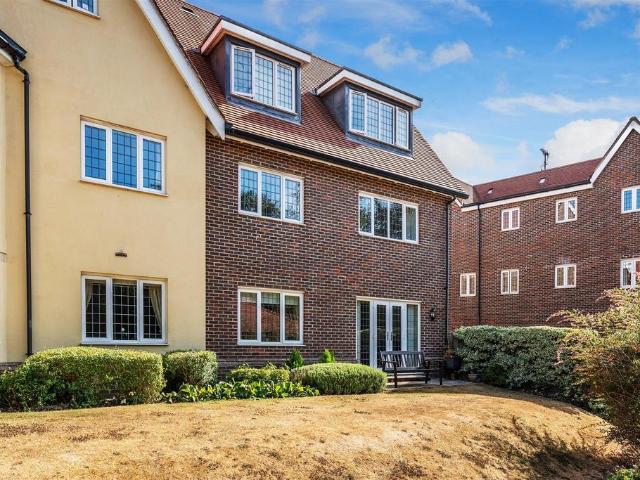 House for sale in Pachesham Park, Surrey