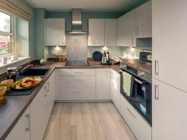 House for sale in Esscroft, Bradford