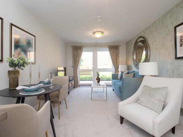 House for sale in Heol-las, Surrey