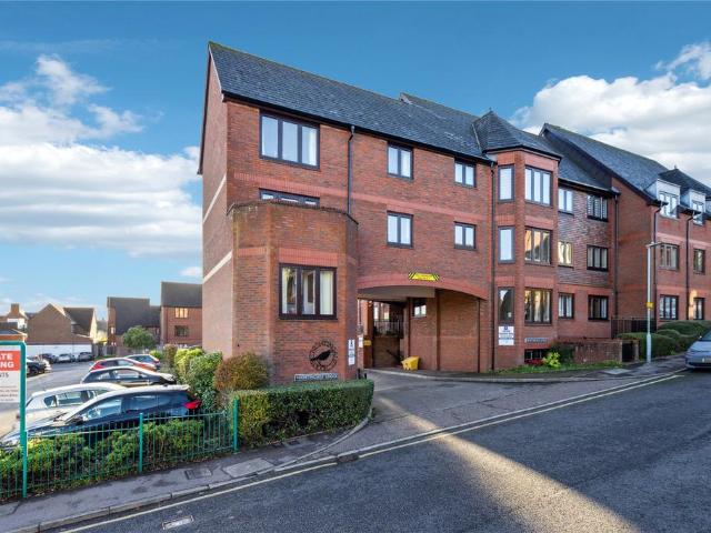 House for sale in Ashlyns Estate, Pouchen End