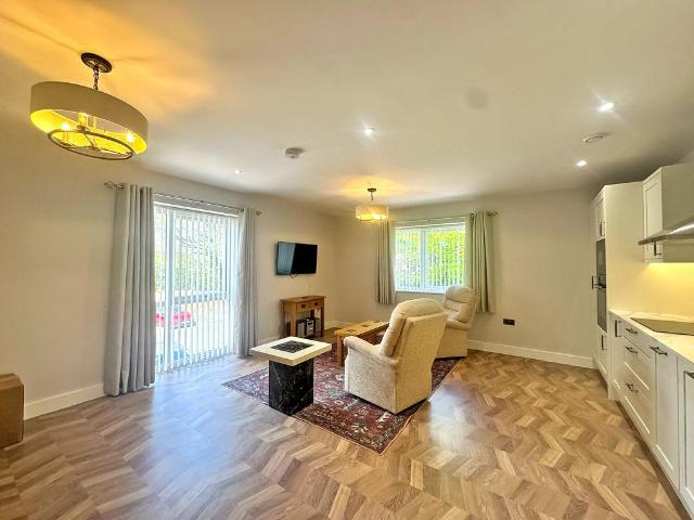 House for sale in Landywood, Great Chatwell