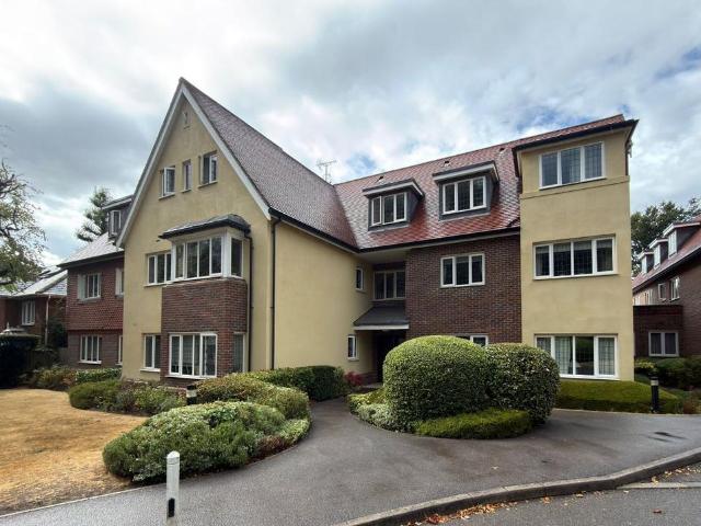 House for sale in Pachesham Park, Surrey