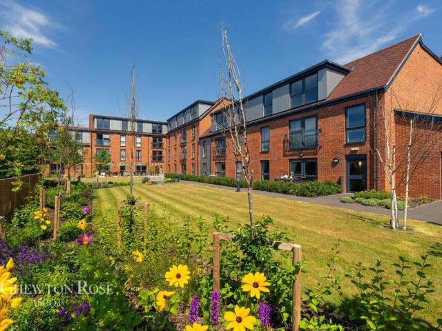House for sale in Heol-las, Surrey