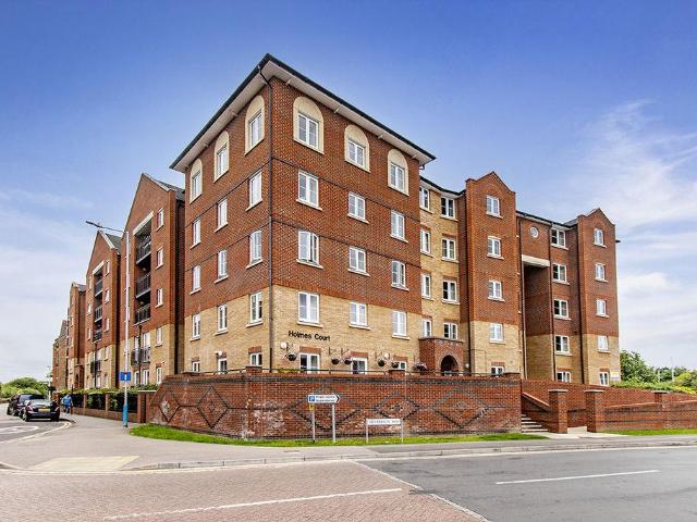 House for sale in Brook Street, Bourne Vale