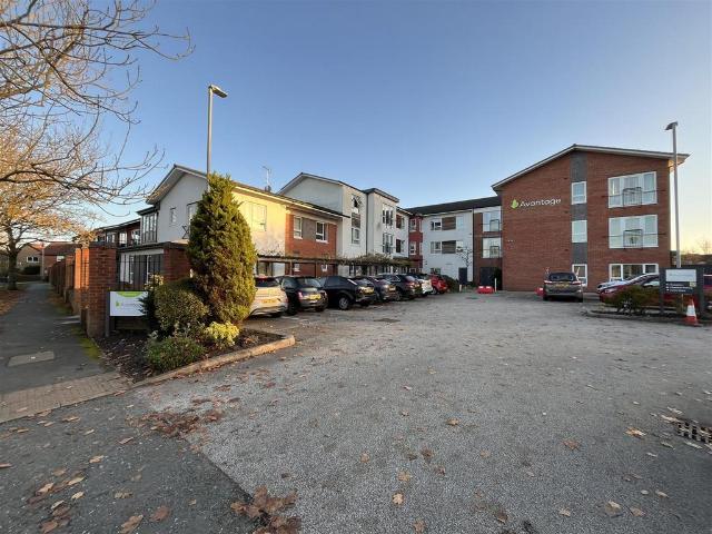 House for sale in Handforth