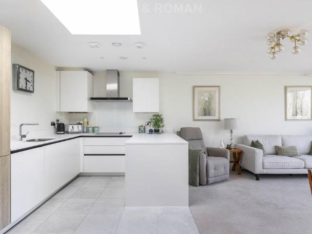 House for sale in Great Charta Close, Runnymede