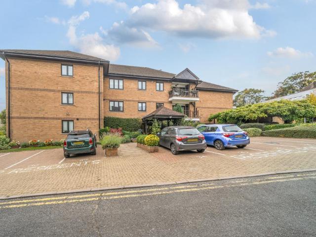 House for sale in Church End, Cat Hill