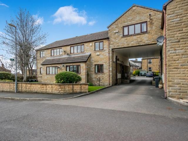 House for sale in Hightown, West Yorkshire