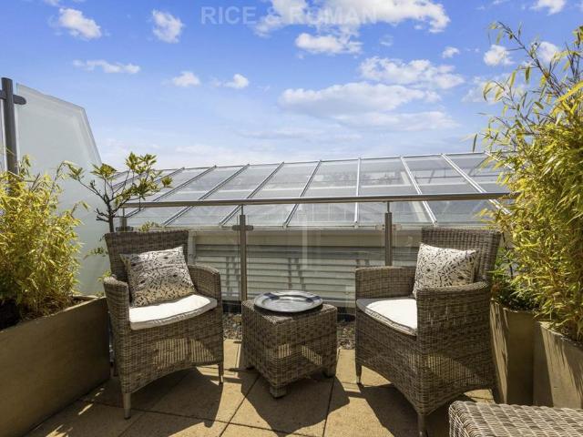 House for sale in Sunninghill and Ascot, Sunningdale