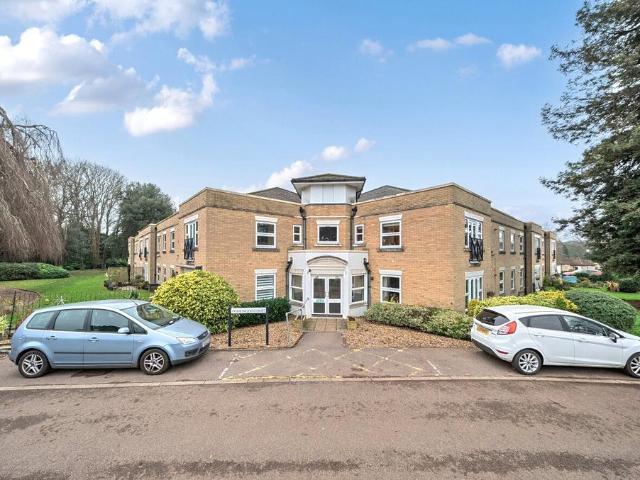House for sale in Batchworth, Hertfordshire