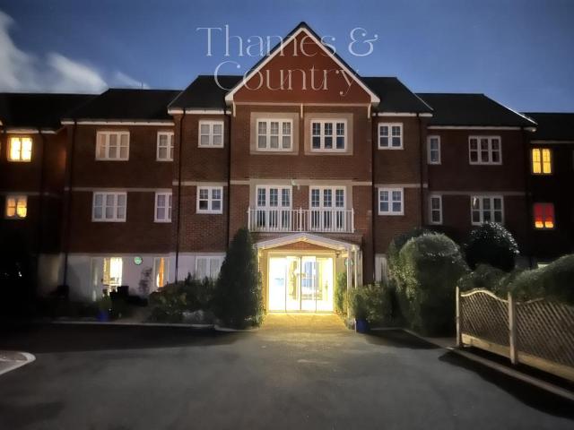 Flat for sale in Maidenhead