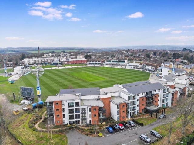 House for sale in Longport, The Bridge